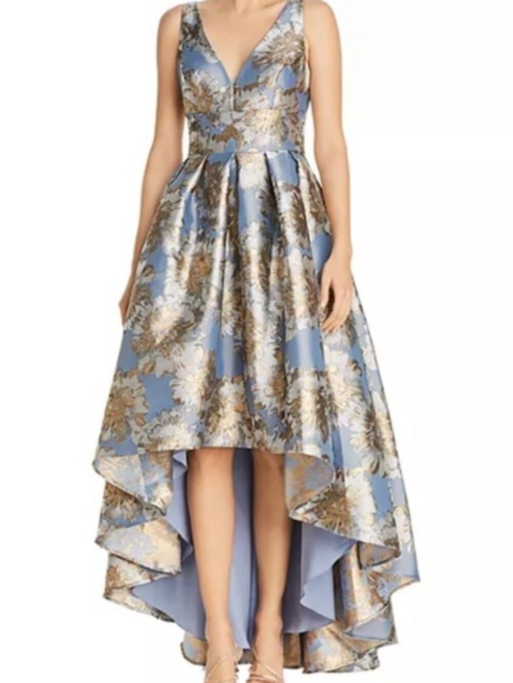 Eliza J high-low gown features a V-neckline Size 4
